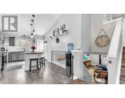 579 HARTOP PLACE - 10