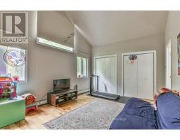 207 EAST STREET - 22