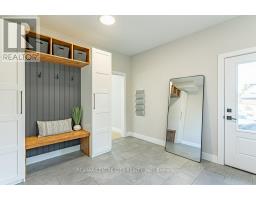 100 FOXBOROUGH PLACE - 20