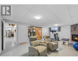 86 CALVERT LANE - 26