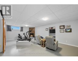 86 CALVERT LANE - 27