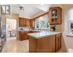 1618 STONEYBROOK CRESCENT - 12