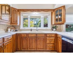 1618 STONEYBROOK CRESCENT - 14