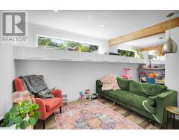4 - 561 PRINCESS AVENUE - 9