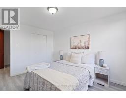 511 - 931 WONDERLAND ROAD S - 30
