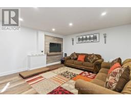 172 GOLFDALE CRESCENT - 21