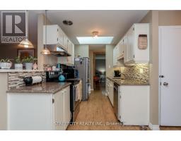 9 COTTONWOOD CRESCENT W - 18