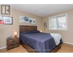 9 COTTONWOOD CRESCENT W - 32