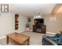 9 COTTONWOOD CRESCENT W - 44