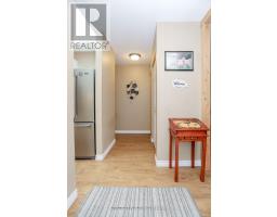 9 COTTONWOOD CRESCENT W - 5