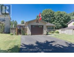 9 COTTONWOOD CRESCENT W - 50
