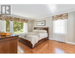 50 FARNHAM CRESCENT - 18