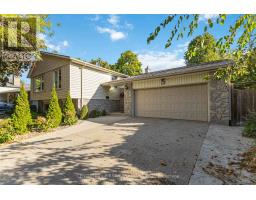 50 FARNHAM CRESCENT - 2