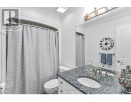 50 FARNHAM CRESCENT - 23