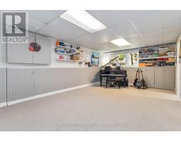 50 FARNHAM CRESCENT - 28