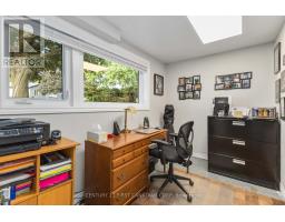 50 FARNHAM CRESCENT - 30
