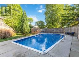 50 FARNHAM CRESCENT - 36