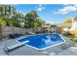 50 FARNHAM CRESCENT - 39