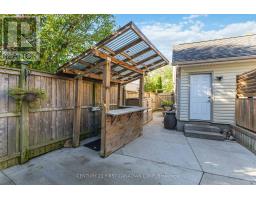 50 FARNHAM CRESCENT - 41