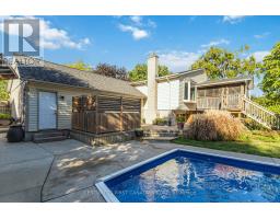 50 FARNHAM CRESCENT - 42