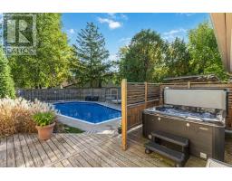 50 FARNHAM CRESCENT - 43