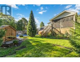50 FARNHAM CRESCENT - 44