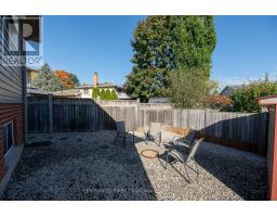 10 DANIELLE CRESCENT - 32