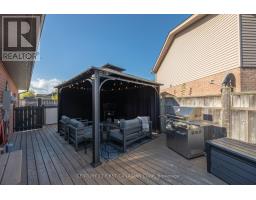 10 DANIELLE CRESCENT - 33