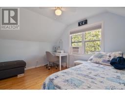 142 ALGONQUIN DRIVE - 21