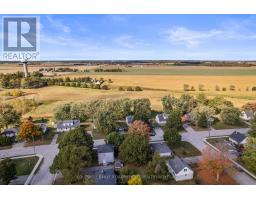 142 ALGONQUIN DRIVE - 33