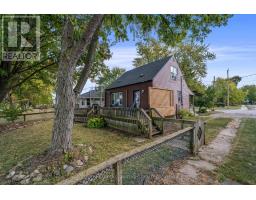 142 ALGONQUIN DRIVE - 4