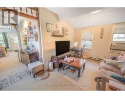 1 & 2 - 737 WILLIAM STREET N - 34