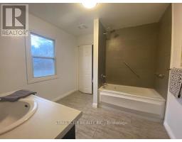 21 EASTMAN AVENUE - 10