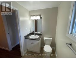 40 - 355 SANDRINGHAM CRESCENT - 10