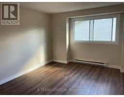40 - 355 SANDRINGHAM CRESCENT - 13