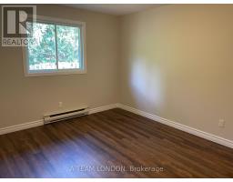 40 - 355 SANDRINGHAM CRESCENT - 15