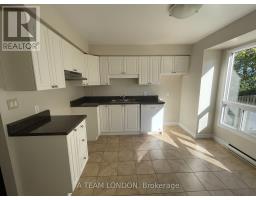 40 - 355 SANDRINGHAM CRESCENT - 4