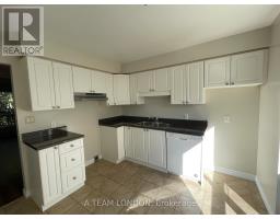 40 - 355 SANDRINGHAM CRESCENT - 5