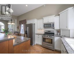 20 BEECHWOOD CIRCLE - 11