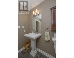 20 BEECHWOOD CIRCLE - 32