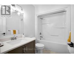 15 - 1080 UPPERPOINT AVENUE - 9