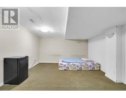 18 JENA CRESCENT - 20