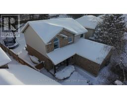 72 MEADOWOAK CRESCENT - 2