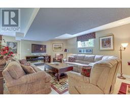 18 - 505 BLUE JAY DRIVE - 33