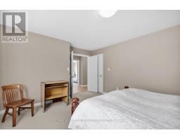 1674 SEYMOUR CRESCENT - 19