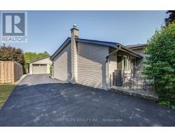 12 MONTEREY CRESCENT - 33