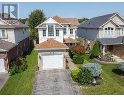 1076 PLEASANTVIEW DRIVE - 32