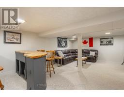 915 DALHOUSIE DRIVE - 32