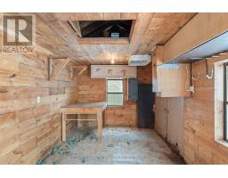 121 VICTORIA STREET W - 35