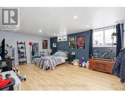 1 IDSARDI AVENUE - 29